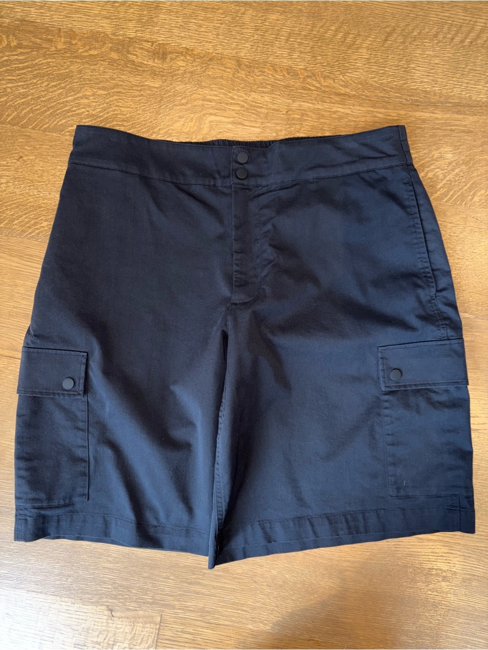 Tilley Mens Cargo Shorts XL Outdoor Utility Shorts Zipper Pockets Hiking Fishing